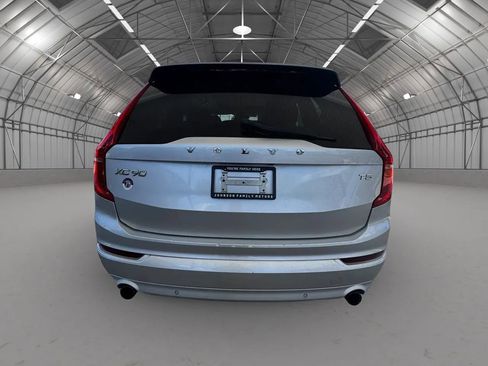 Used 2018 Volvo XC90 T5 Momentum w/ Convenience Package FWD image 6