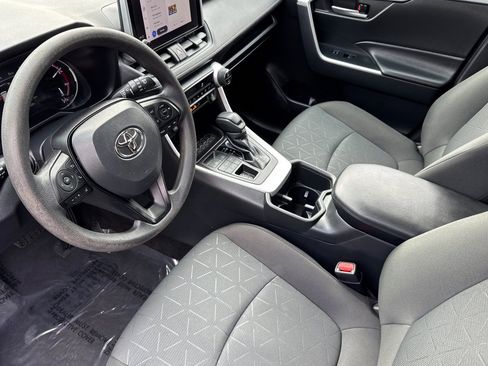 Used 2023 Toyota RAV4 XLE AWD/4WD image 9