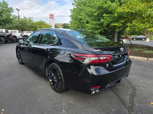 Used 2023 Toyota Camry XSE FWD image 5
