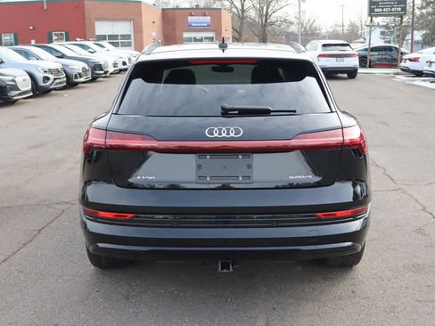 Used 2021 Audi e-tron Prestige w/ Prestige Package image 6