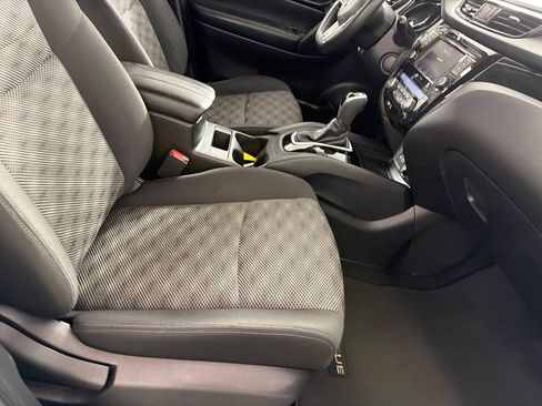 Used 2019 Nissan Rogue Sport SV image 22