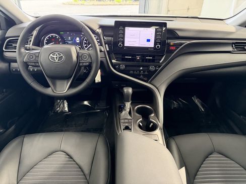 Used 2022 Toyota Camry SE w/ Cold Weather Package AWD/4WD image 11