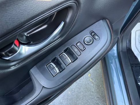 Used 2025 Honda HR-V Sport image 19