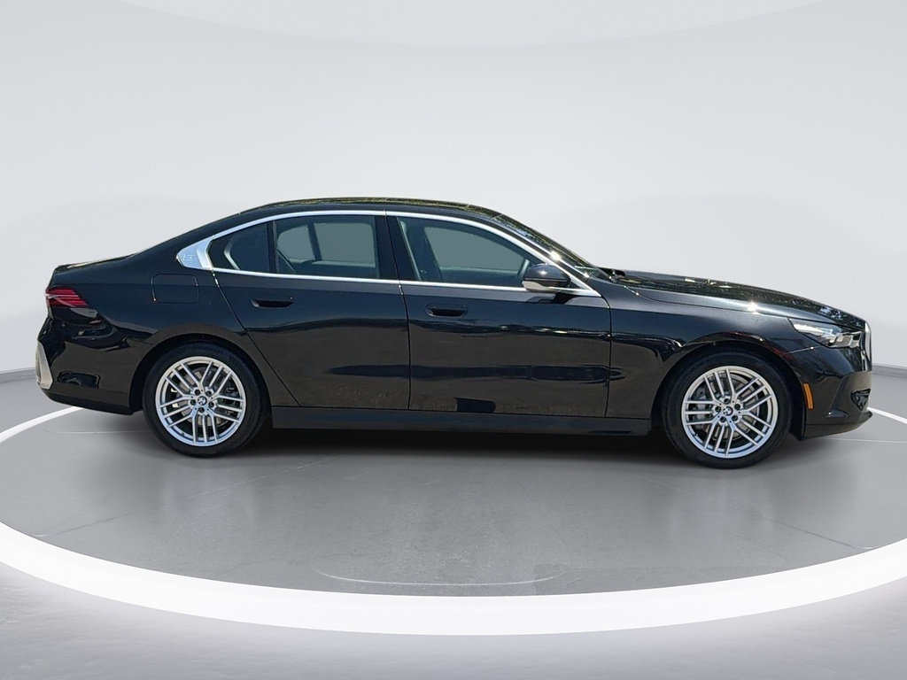 Used 2025 BMW 530i RWD image 3