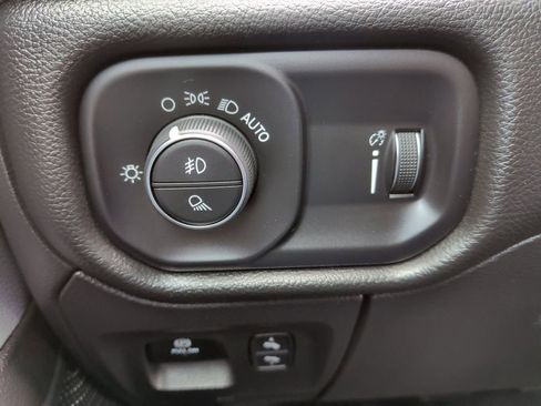 Used 2022 RAM 1500 Big Horn AWD/4WD image 29