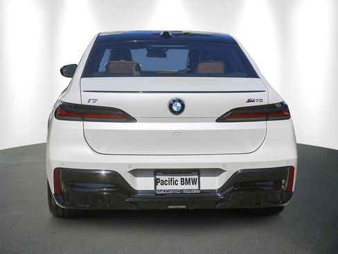 Used 2025 BMW i7 M70 w/ Executive Package AWD/4WD image 5