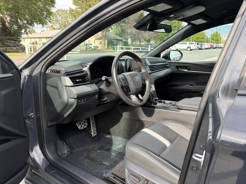Used 2025 Toyota Camry SE FWD image 10