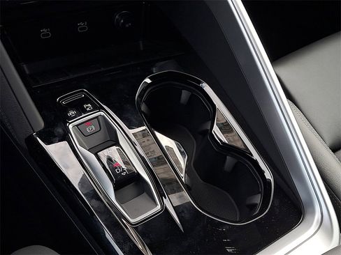 New 2025 Audi SQ5 Premium Plus image 14