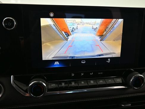 Used 2024 Chevrolet Colorado LT w/ LT Convenience Package image 30