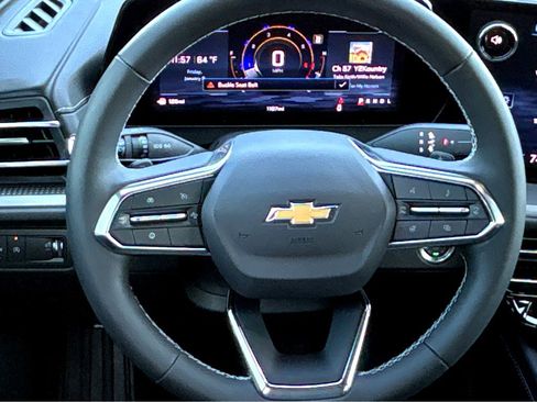 Used 2026 Chevrolet Traverse LT w/ Driver Confidence Package image 13