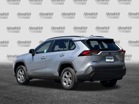 Used 2022 Toyota RAV4 XLE FWD image 7