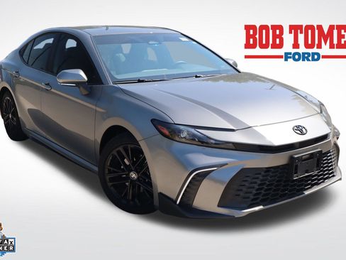 Used 2026 Toyota Camry SE w/ Convenience Package FWD image 1
