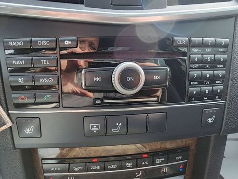 Used 2010 Mercedes-Benz E 350 4MATIC Sedan image 23