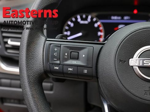 Used 2023 Nissan Rogue SV AWD/4WD image 14