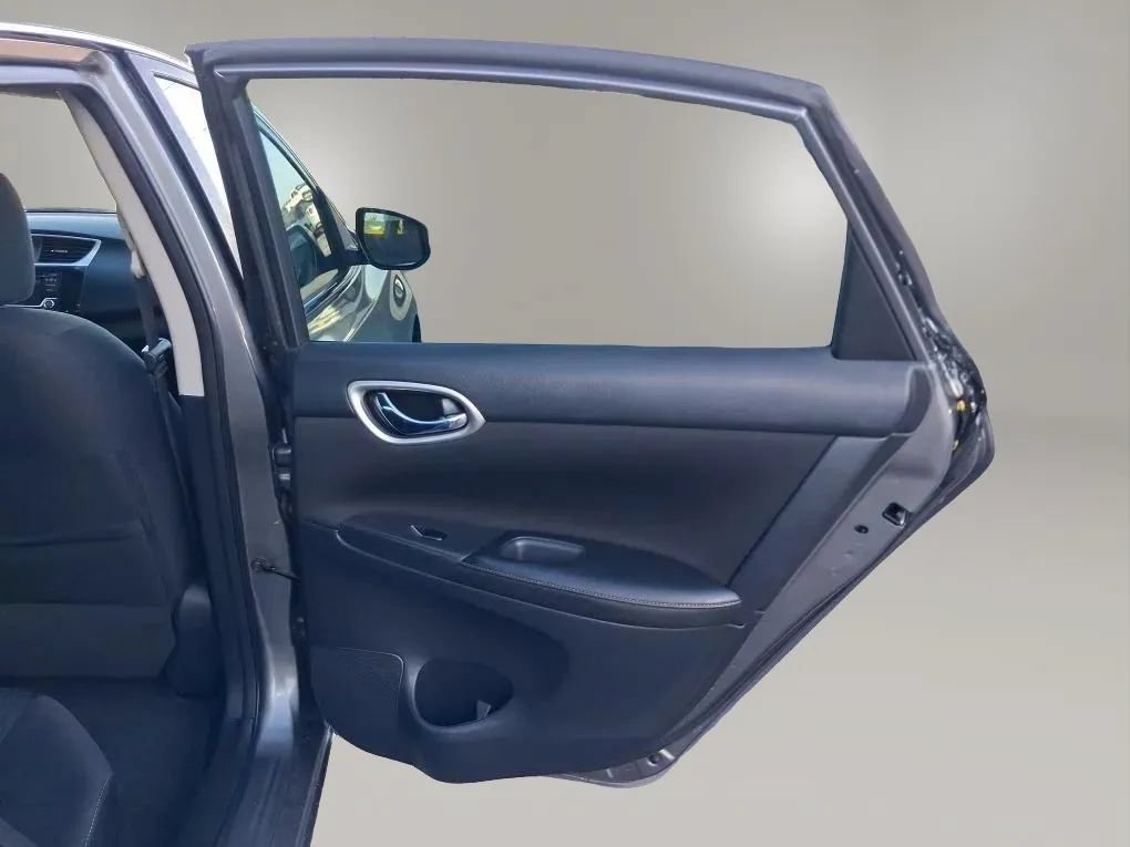 Used 2017 Nissan Sentra SV FWD image 33