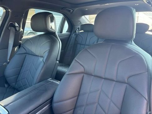 Used 2025 BMW 760i xDrive AWD/4WD image 17