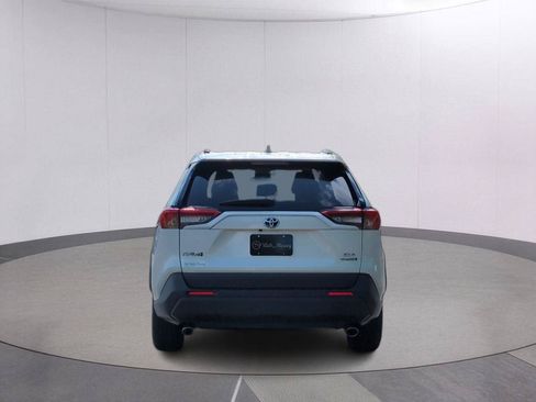 Used 2022 Toyota RAV4 XLE Premium AWD/4WD image 4