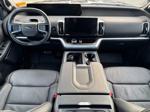 Used 2025 Ford Expedition Max Platinum w/ Stealth Performance Package image 15