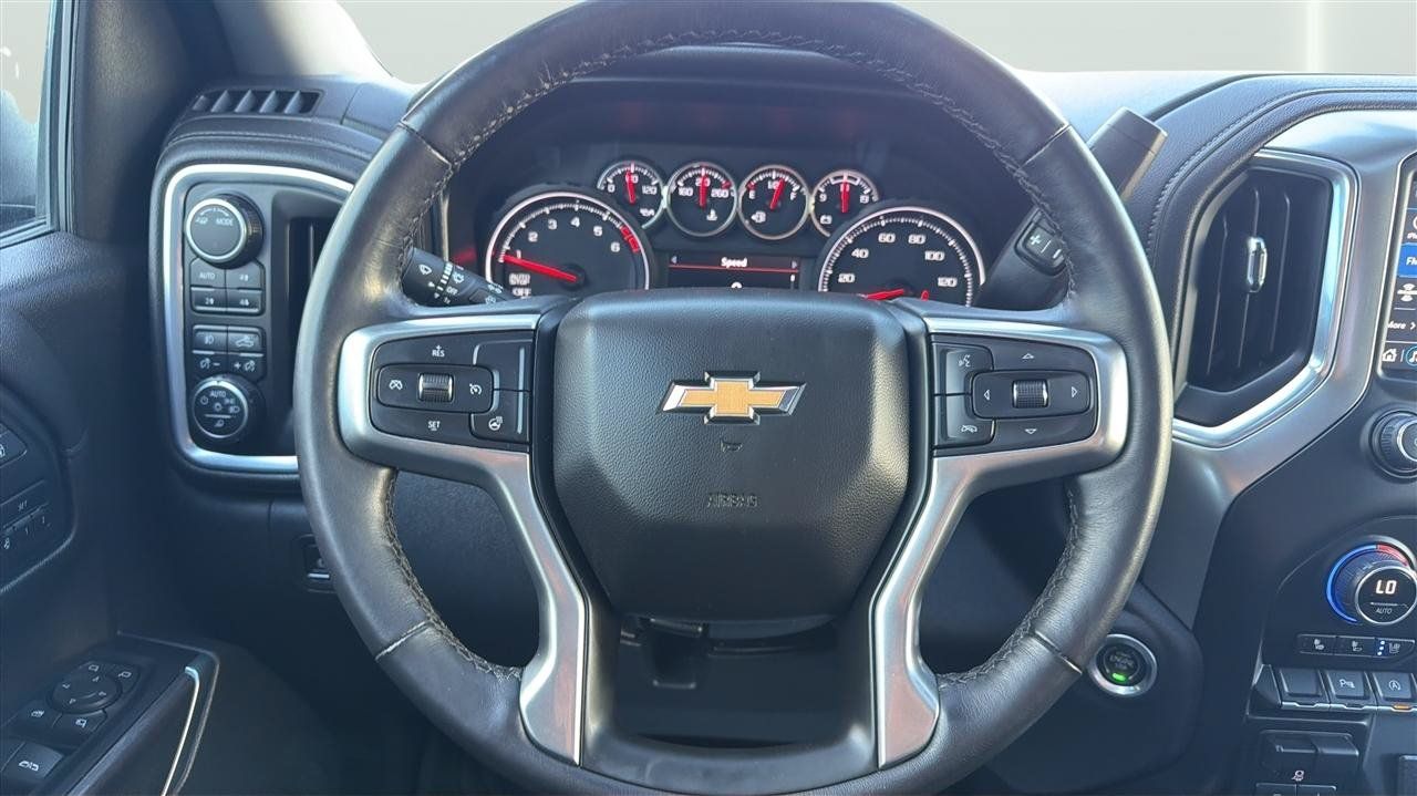 Used 2021 Chevrolet Silverado 1500 LTZ AWD/4WD image 25