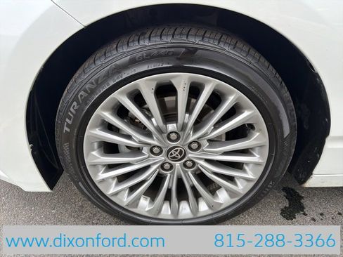 Used 2021 Toyota Avalon Limited image 28