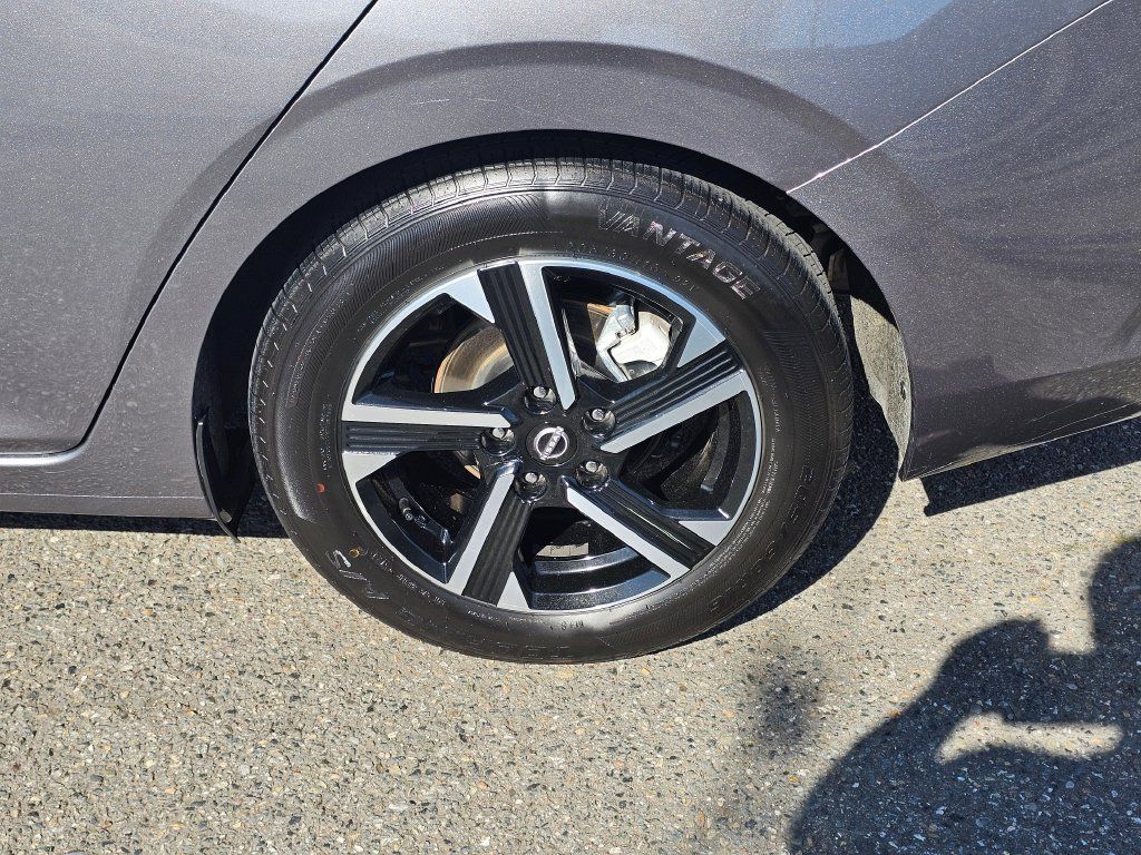 Used 2024 Nissan Sentra SV FWD image 9