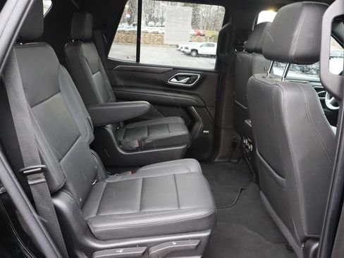 Used 2022 Chevrolet Tahoe Z71 w/ Luxury Package AWD/4WD image 19