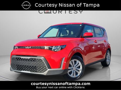 Used 2023 Kia Soul LX image 1