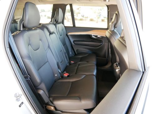 Used 2022 Volvo XC90 T6 Momentum w/ Protection Package image 14