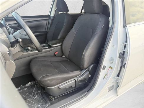 Used 2024 Nissan Sentra S FWD image 8
