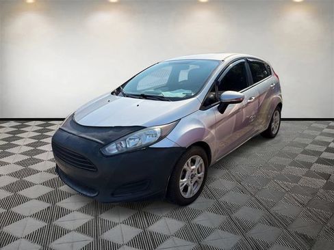 Used 2015 Ford Fiesta SE FWD image 1