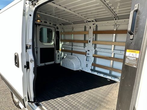 Used 2025 RAM ProMaster 2500 w/ U-Haul Equipment Group FWD image 15