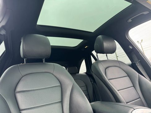 Used 2020 Mercedes-Benz GLC 300 GLC 300 4MATIC Sport Utility 4 w/ Parking Assistance Package image 23