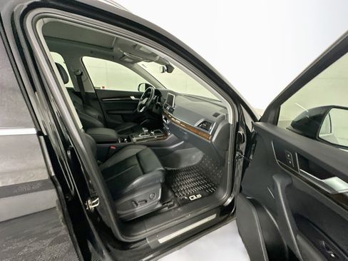 Used 2019 Audi Q5 2.0T Premium Plus w/ Premium Plus Package AWD/4WD image 32