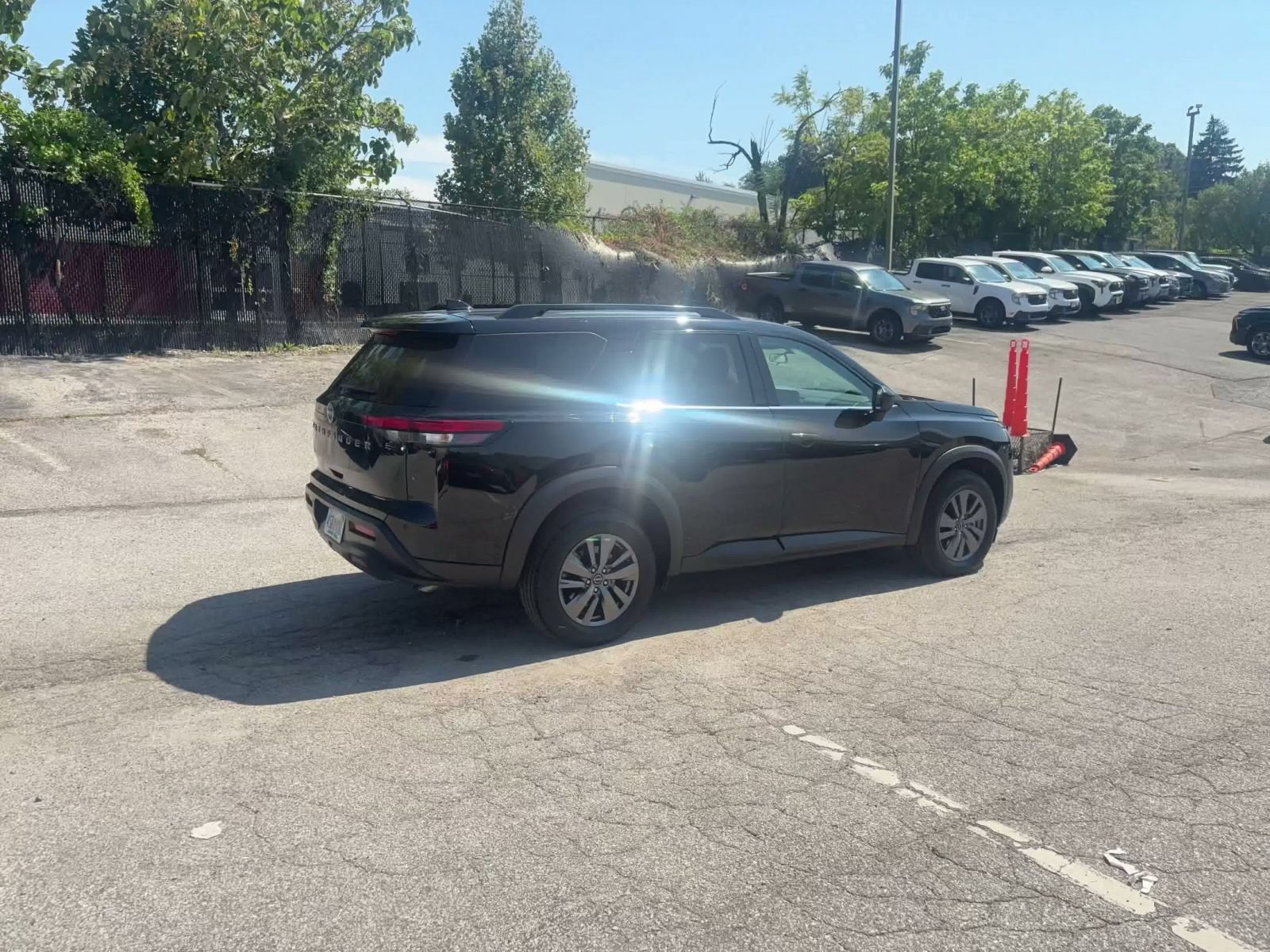 Used 2026 Nissan Pathfinder SV FWD image 13