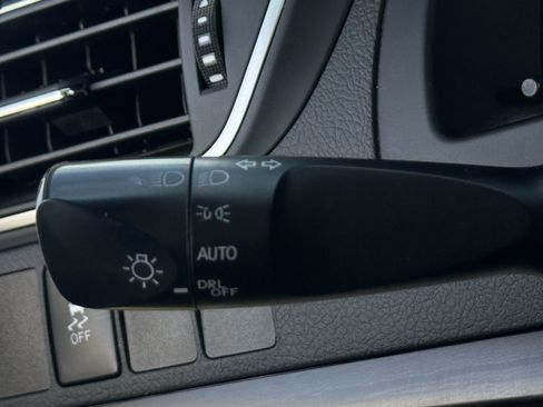 Used 2016 Toyota Camry LE FWD image 22