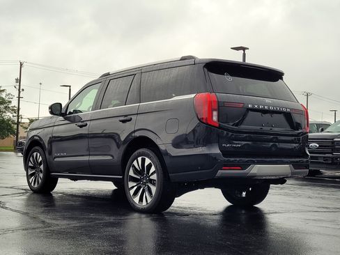 Used 2025 Ford Expedition Platinum w/ Driver's Package AWD/4WD image 6