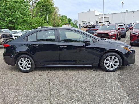 Used 2024 Toyota Corolla LE FWD image 8