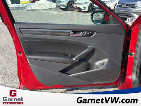 Used 2021 Volkswagen Passat 2.0T R-Line image 11