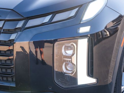 Used 2023 Hyundai Palisade Limited FWD image 12