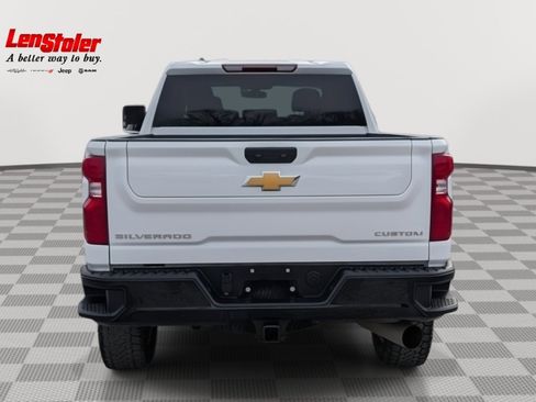 Used 2023 Chevrolet Silverado 2500 Custom w/ Custom Value Package image 4
