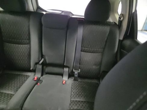 Used 2017 Nissan Rogue SV AWD/4WD image 12