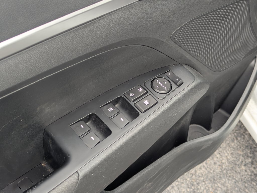 Used 2019 Hyundai Elantra SE w/ Cargo Package FWD image 24