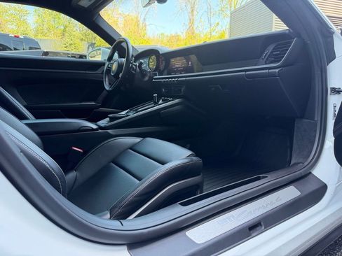 Certified 2022 Porsche 911 Carrera 4 image 21