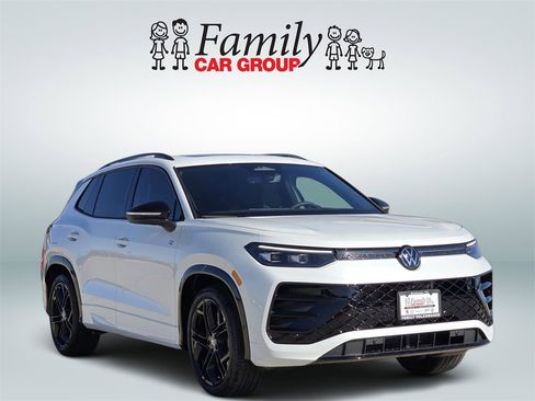 New 2026 Volkswagen Tiguan SE R-Line image 2