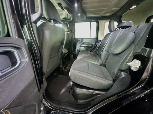Used 2024 Jeep Wrangler Unlimited Sahara AWD/4WD image 25