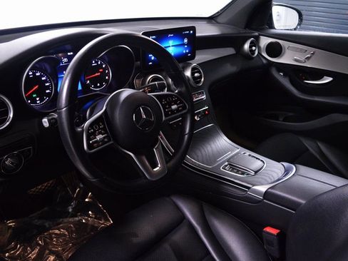 Used 2021 Mercedes-Benz GLC 300 4MATIC image 4