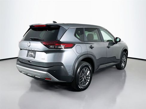 Used 2023 Nissan Rogue S AWD/4WD image 13