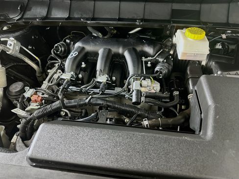 Used 2025 Nissan Pathfinder SV AWD/4WD image 34