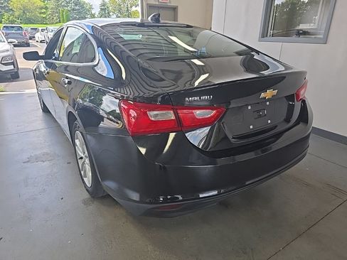 Used 2018 Chevrolet Malibu LT FWD image 3