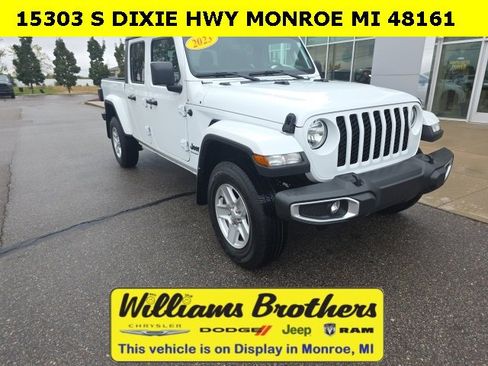 Certified 2023 Jeep Gladiator Sport image 3